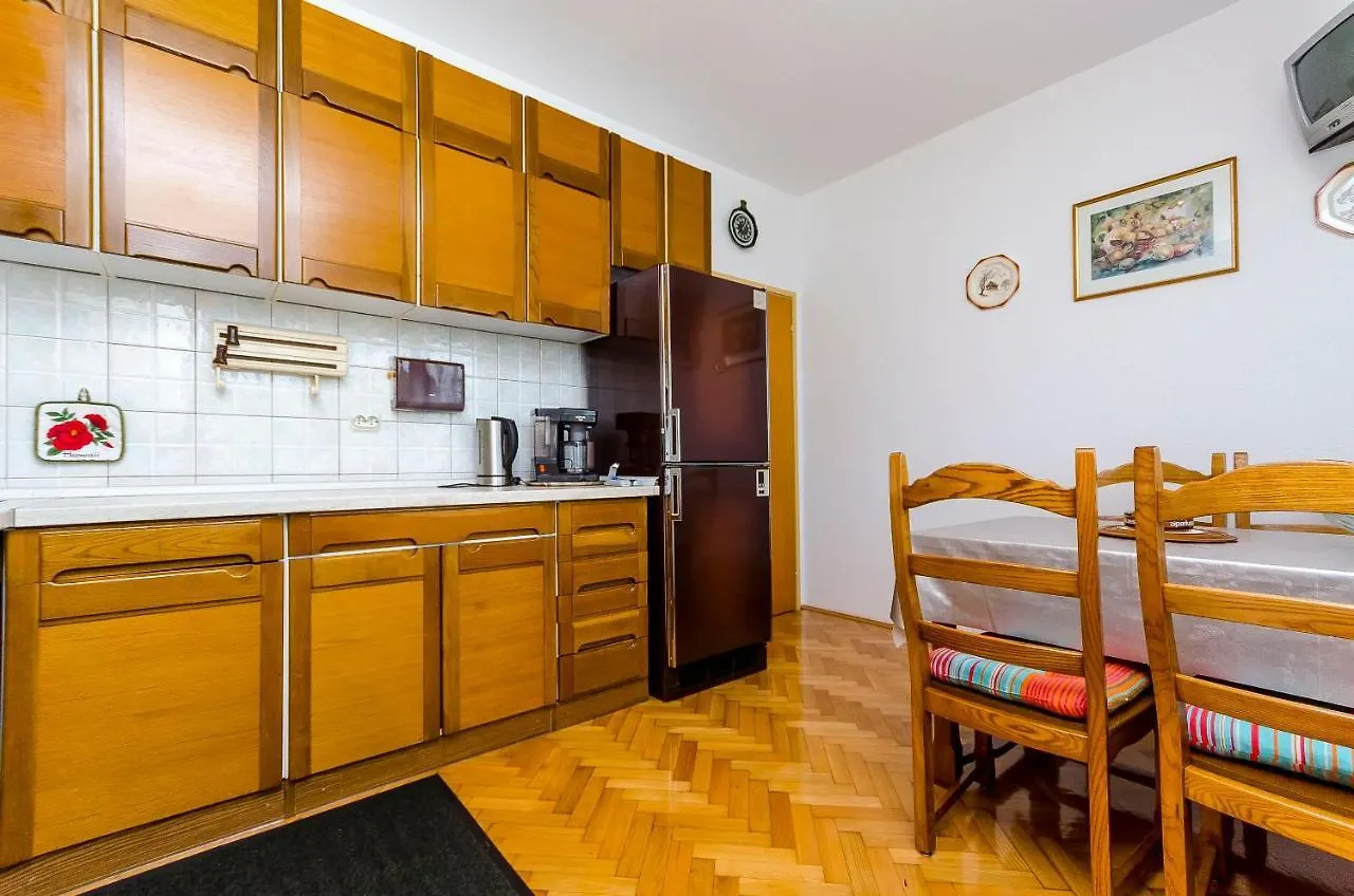 Apartments Vanja Trogir 0*,