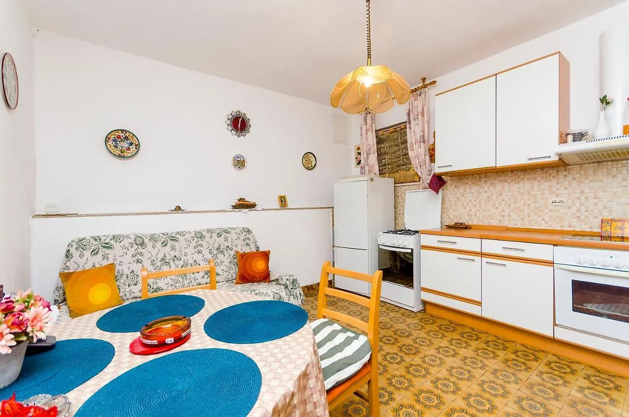 Apartments Vanja Trogir 0*,